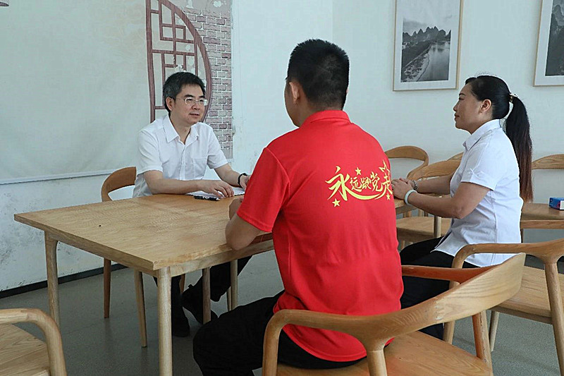 吴志伟与联系的基层人大代表见面交流.jpg