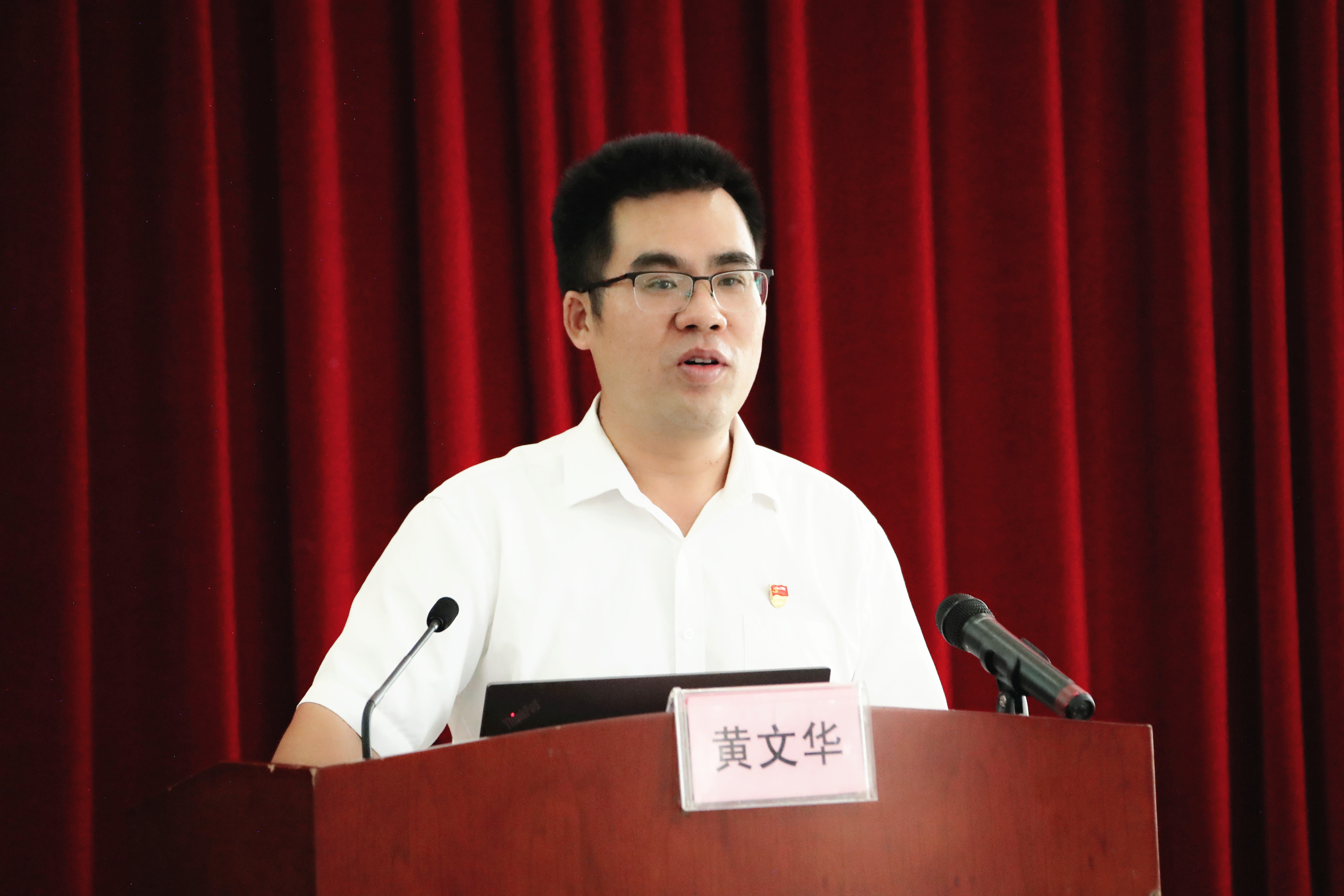 市人大机关开展庆祝七一微党课活动