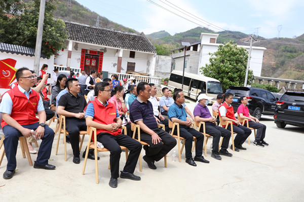 西林县人大常委会到那劳镇开展助推文旅兴镇暨全过程人民民主实践示范