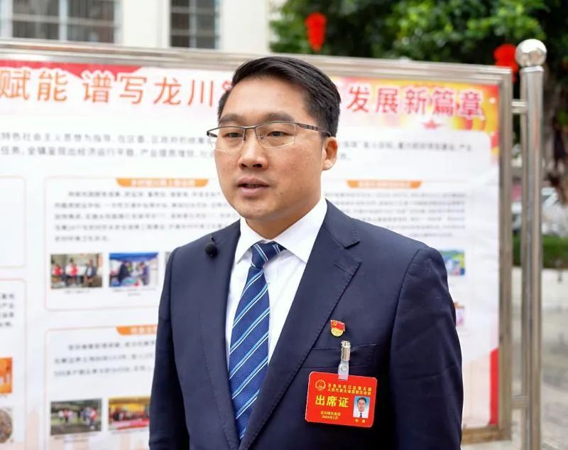 鼓舞人心蓝图催人奋进右江区人大代表话心声6969人大代表 张超