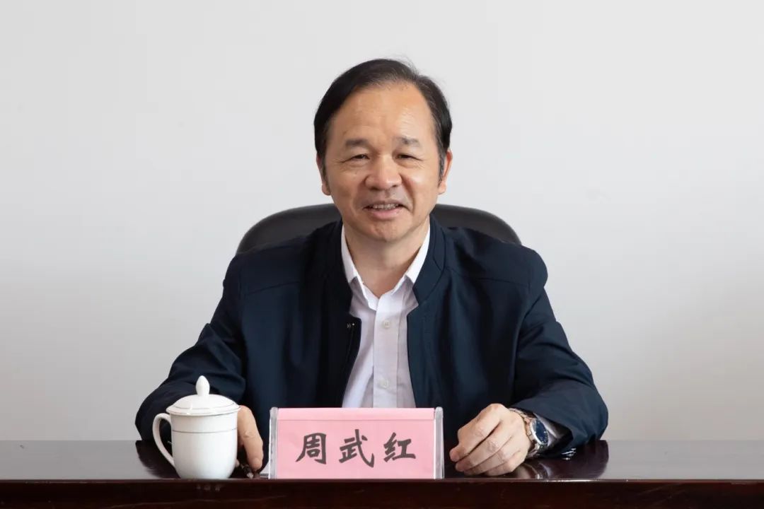 周武红到田林县开展十四届全国人大二次会议精神宣讲和人大工作调研