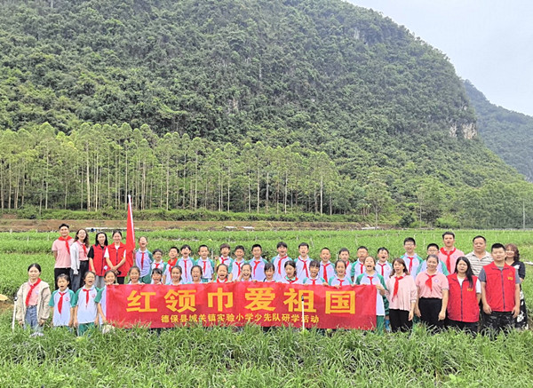 与爱"童"行,情暖"六一"——餐甲村开展欢庆"六一"儿童节活动