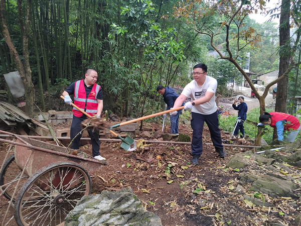 龙邦镇人大:"四力"抓牢 "增靓"边关