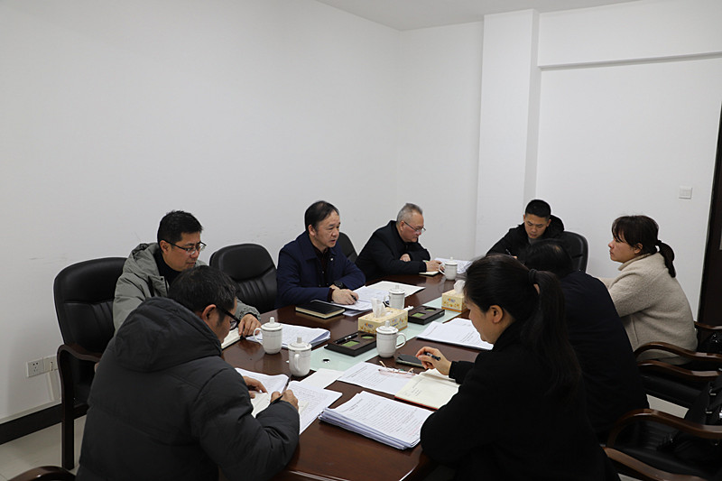 周武红组织召开全市基层医疗卫生服务能力建设情况专题调研前集中学习会议