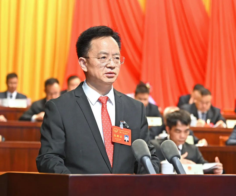 王永超在百色市第五届人民代表大会第六次会议上作政府工作报告