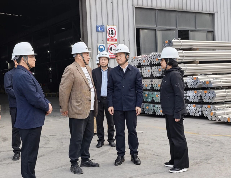 周武红深入联系工业企业开展服务调研工作