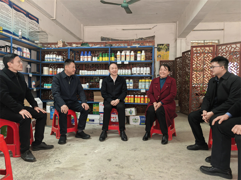 市人大常委会组织开展慰问人大代表活动