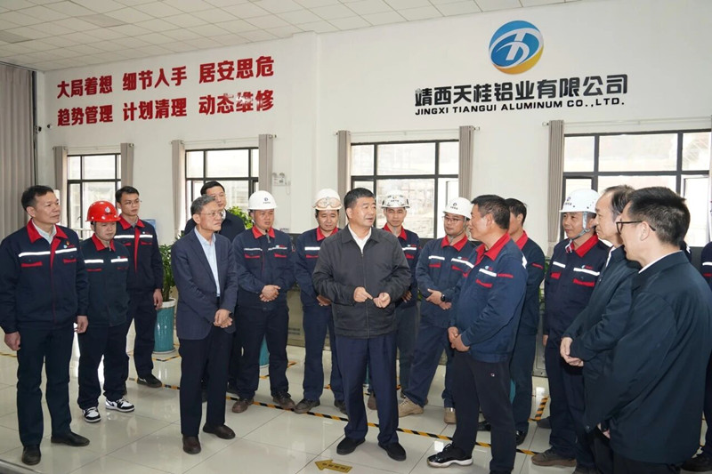 方春明赴百色市开展全国两会精神宣讲及调研