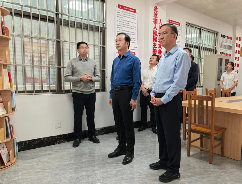 周武红开展人大会议精神宣讲调研 推动百色基层人大高质量发展